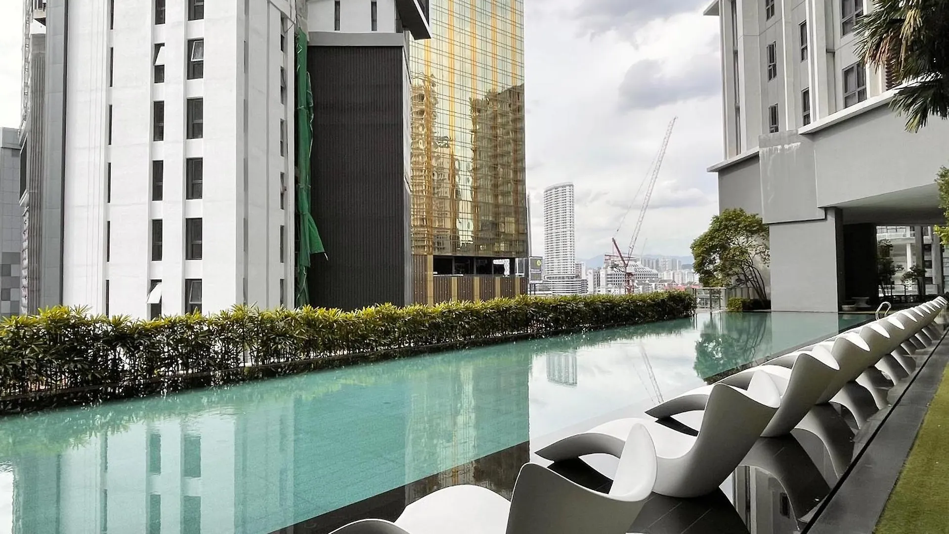 Apartment The Mews Klcc By Pillowtalks Kuala Lumpur